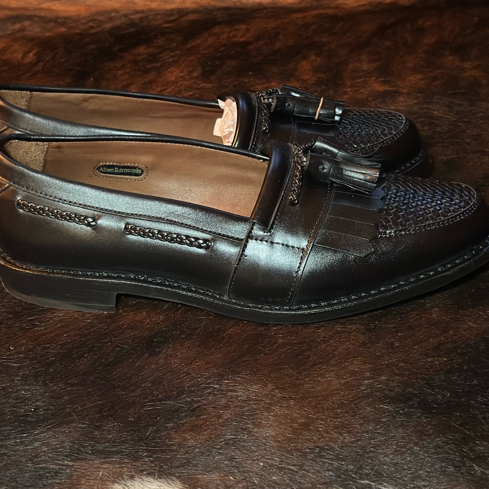 ALLEN EDMONDS Cody Loafers with Tassels, Black Sz 8.5 D New! - Picture 2 of 4
